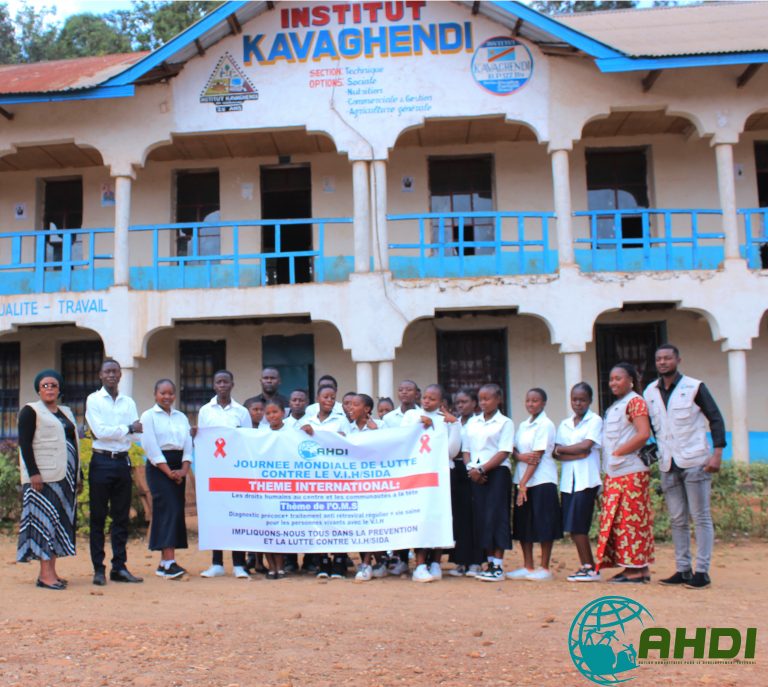 Butembo : AHDI-ONG sensibilise des élèves de l&rsquo;institut Kavaghendi sur la prévention contre le VIH/Sida