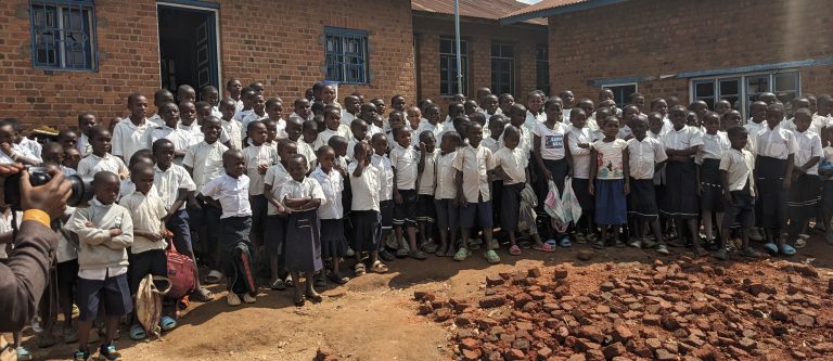 Rutshuru : AHDI sensibilise les élèves de l’école primaire Tuungane à la prévention des abus et de l’exploitation sexuels